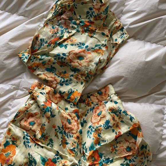 Two piece set - top and short floral - great for vacation - Picture 6 of 8